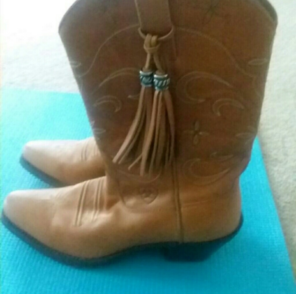 Brand New Ariat boots